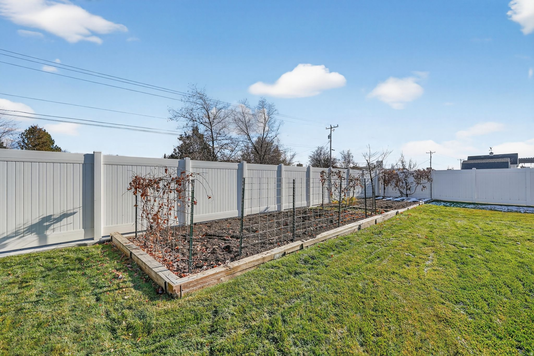 Syracuse, Utah, 84075, United States, 5 Bedrooms Bedrooms, ,3 BathroomsBathrooms,Residential,For Sale,2003414