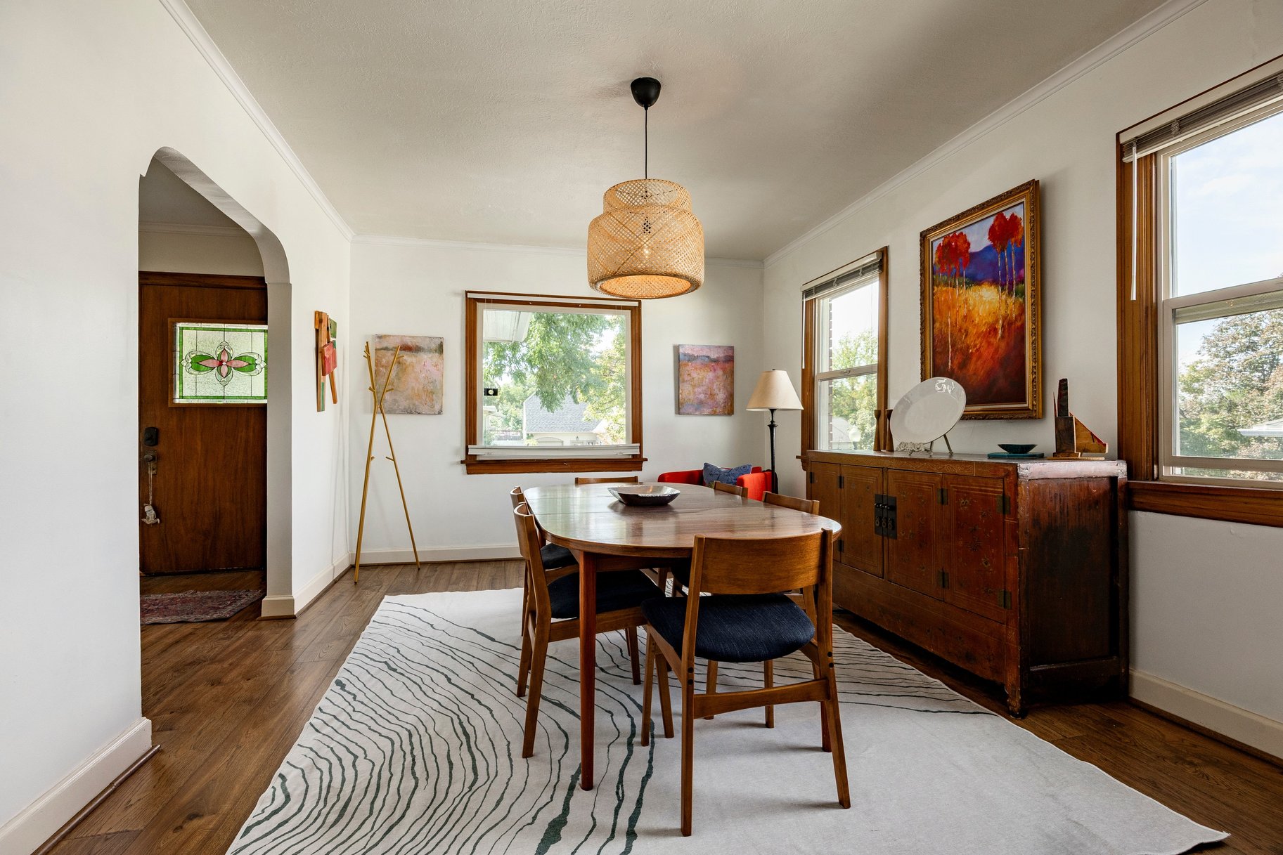 Beautifully Updated Home with 2,074 Sq. Ft. of Living Space, Historic Character - 物件實景