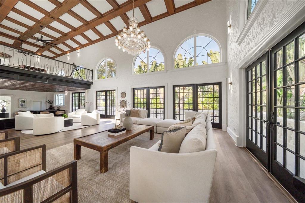 St Petersburg, Florida, 33707, United States, 5 Bedrooms Bedrooms, ,9 BathroomsBathrooms,Residential,For Sale,2000985