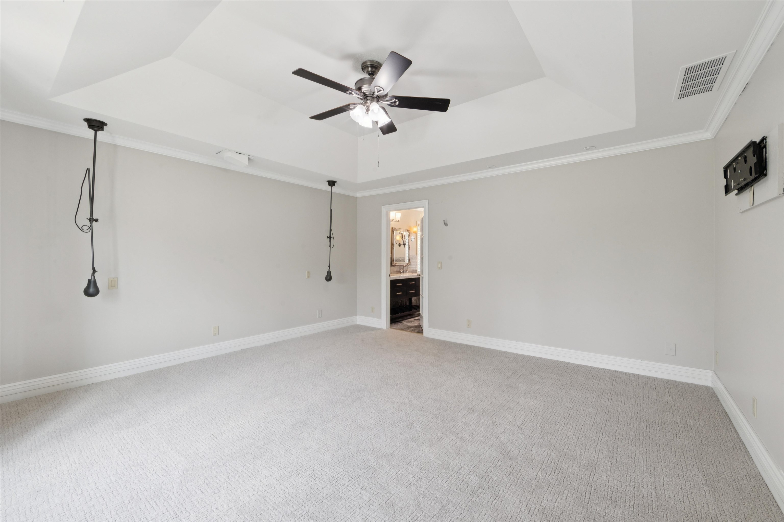 Wichita, Kansas, 67206, United States, 2 Bedrooms Bedrooms, ,4 BathroomsBathrooms,Residential,For Sale,1911450