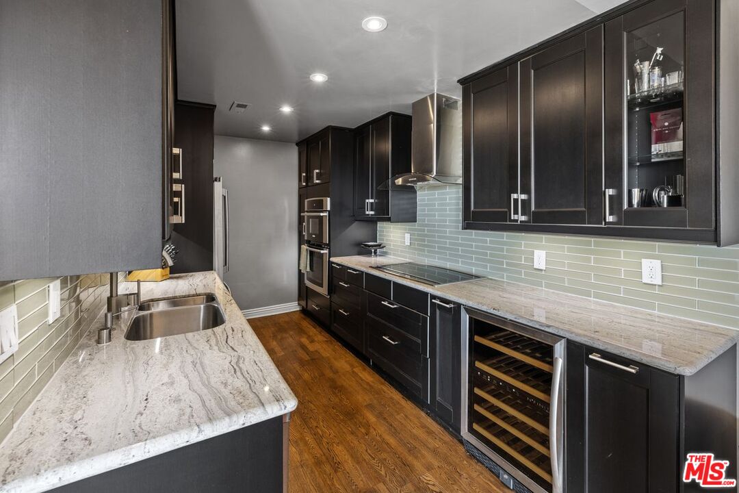 Los Angeles, California, 90068, United States, 2 Bedrooms Bedrooms, ,2 BathroomsBathrooms,Residential,For Sale,1939987