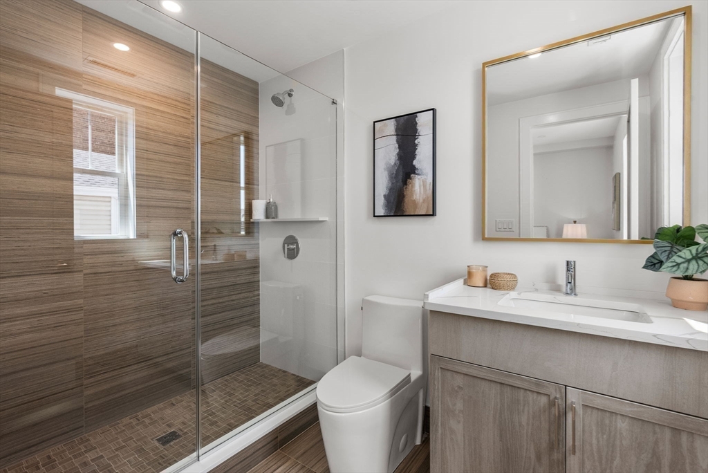 Boston, Massachusetts, 02127, United States, 2 Bedrooms Bedrooms, ,2 BathroomsBathrooms,Residential,For Sale,1951158