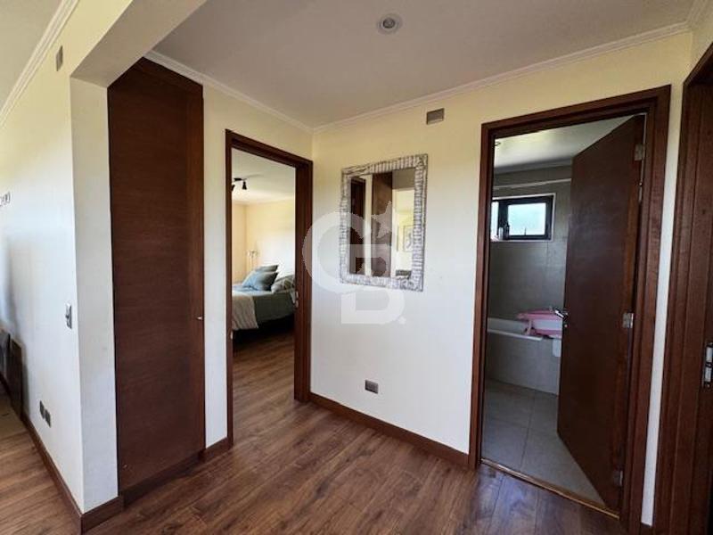 Puerto Varas, Chile, 4 Bedrooms Bedrooms, ,4 BathroomsBathrooms,Residential,For Sale,1991367