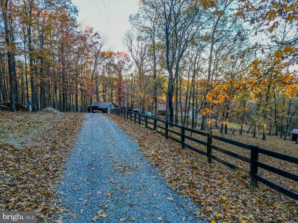 Paw Paw, West Virginia, 25434, United States, 3 Bedrooms Bedrooms, ,3 BathroomsBathrooms,Residential,For Sale,1989238