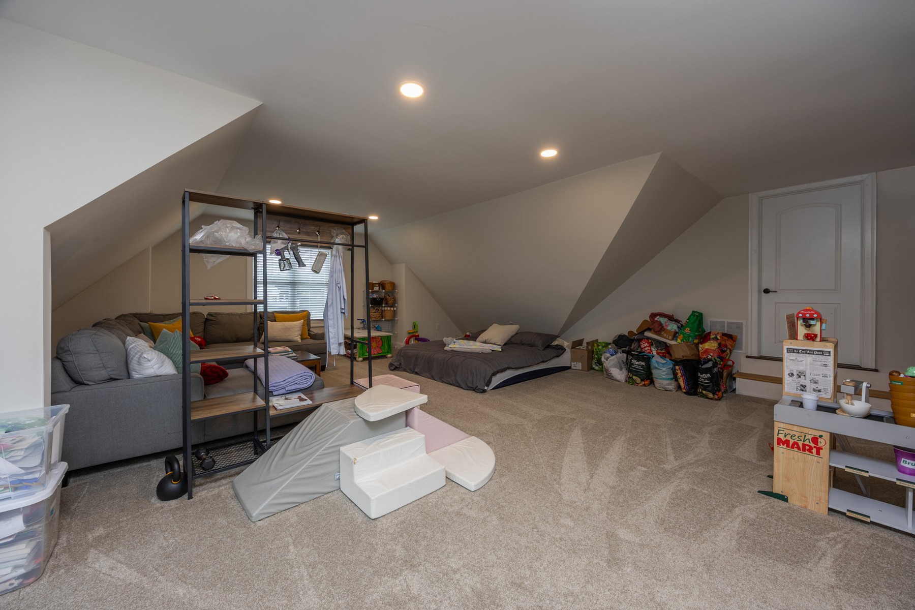  28 Queen Anne Court - 物件實景