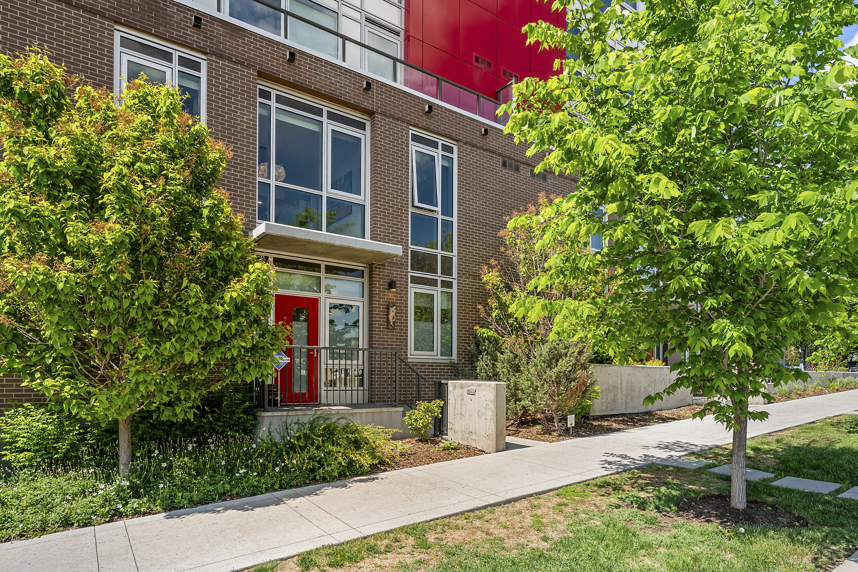  88 9 Street NE #122 - 物件實景