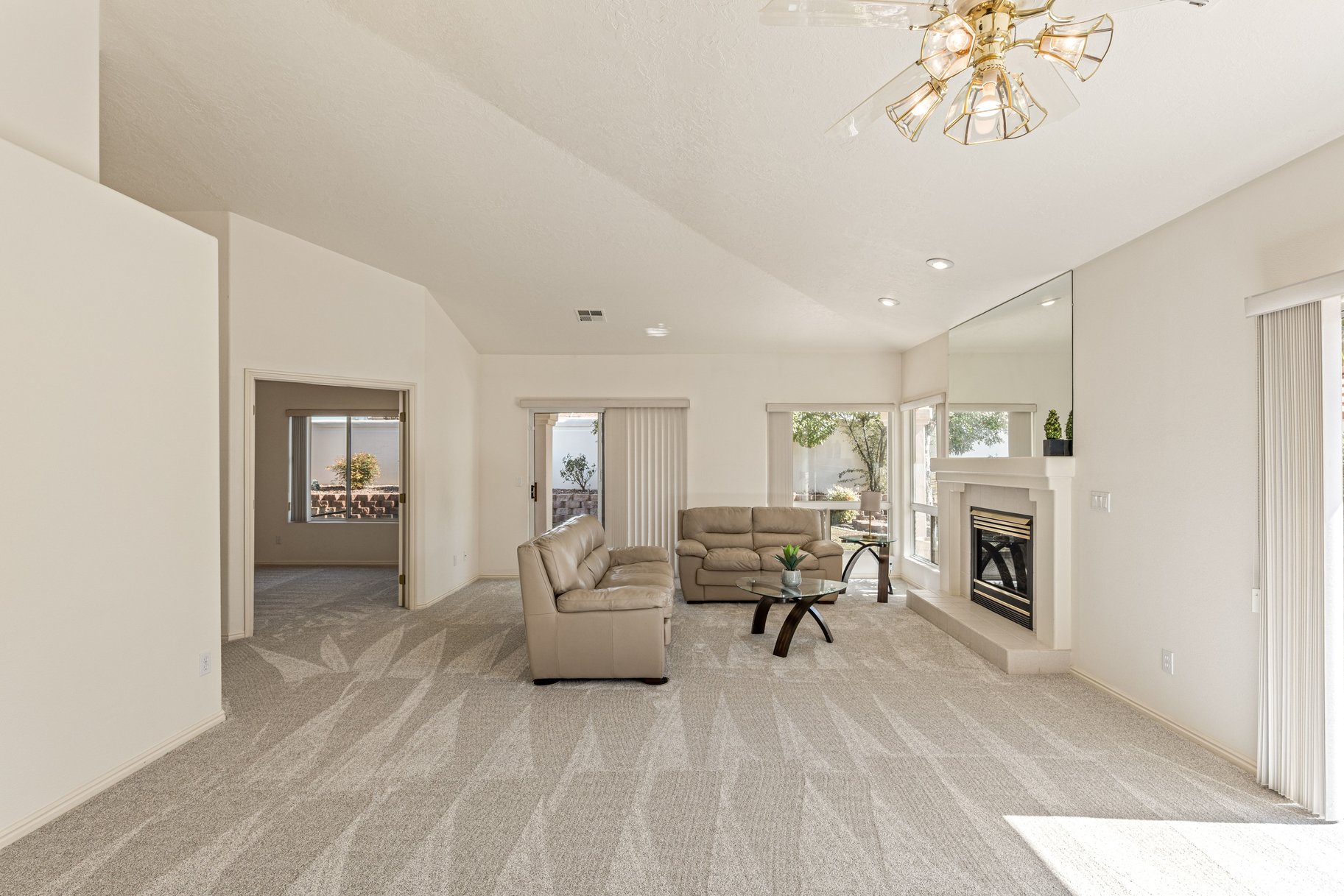  Low-Maintenance Living in a Prime Green Springs Location - 物件實景