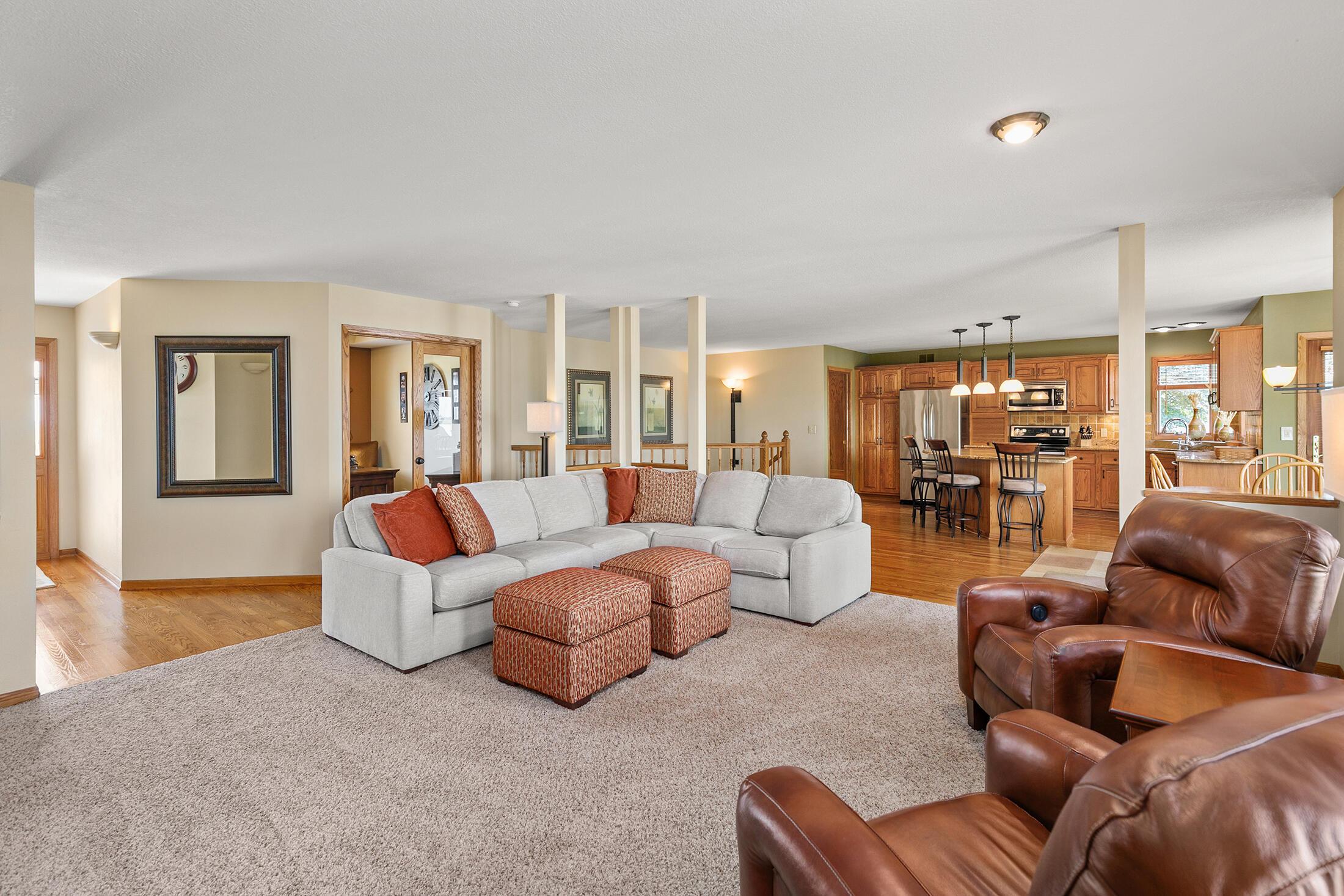 Jewell, Iowa, 50130, United States, 3 Bedrooms Bedrooms, ,4 BathroomsBathrooms,Residential,For Sale,1922792