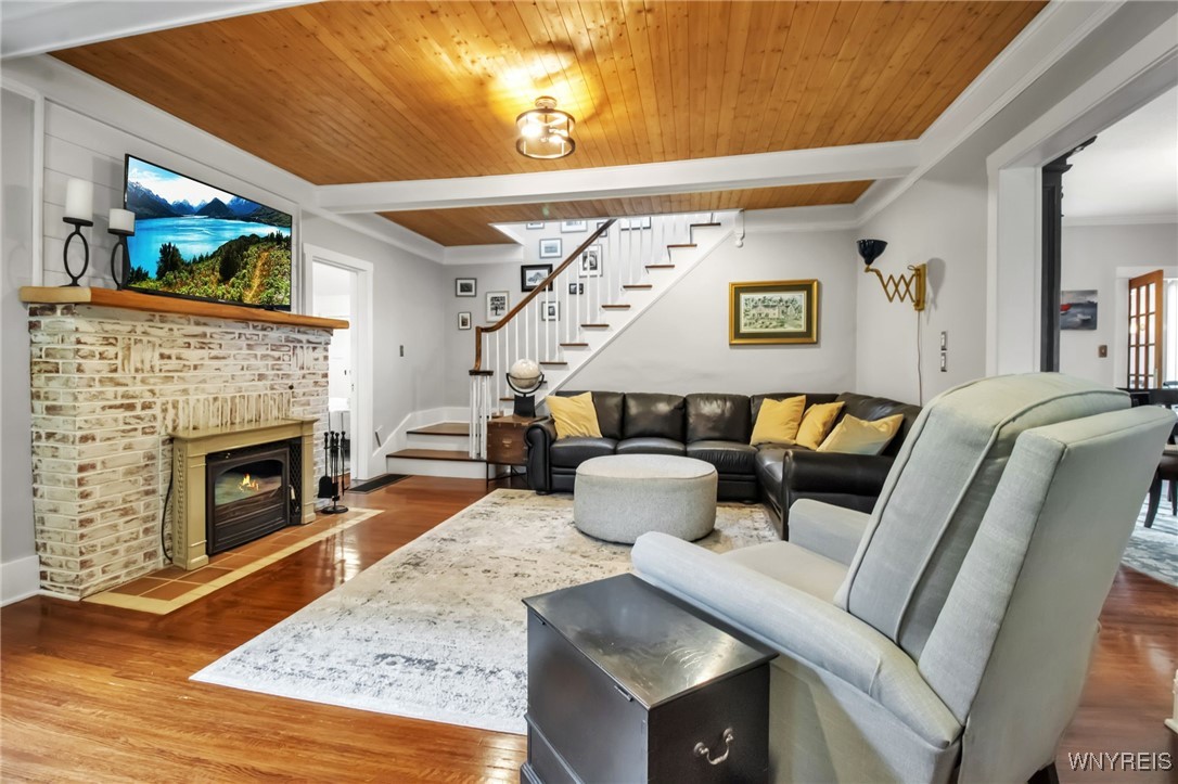 Aurora, New York, 14052, United States, 3 Bedrooms Bedrooms, ,3 BathroomsBathrooms,Residential,For Sale,1865001