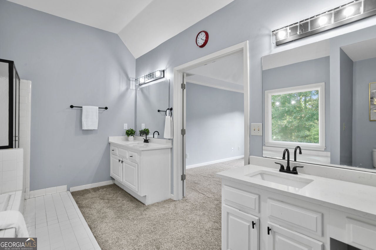 Acworth, Georgia, 30101, United States, 5 Bedrooms Bedrooms, ,4 BathroomsBathrooms,Residential,For Sale,1859098