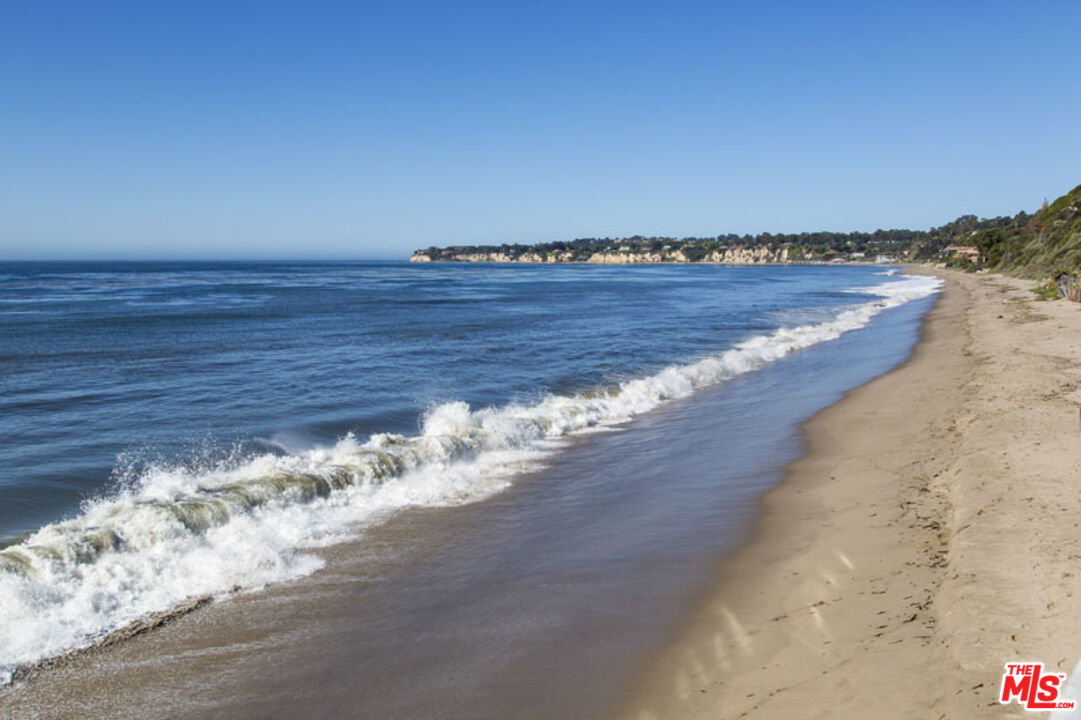 Malibu, California, 90265, United States, 5 Bedrooms Bedrooms, ,6 BathroomsBathrooms,Residential,For Sale,1895522