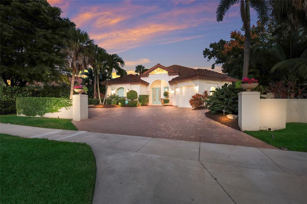 Sarasota, Florida, 34234, United States, 3 Bedrooms Bedrooms, ,3 BathroomsBathrooms,Residential,For Sale,1989538