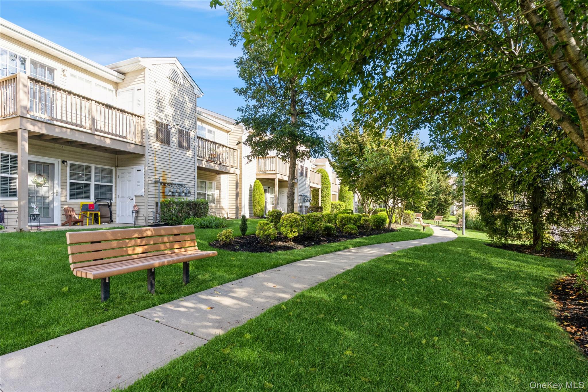 Valley Stream, New York, 11580, United States, 2 Bedrooms Bedrooms, ,2 BathroomsBathrooms,Residential,For Sale,1925470