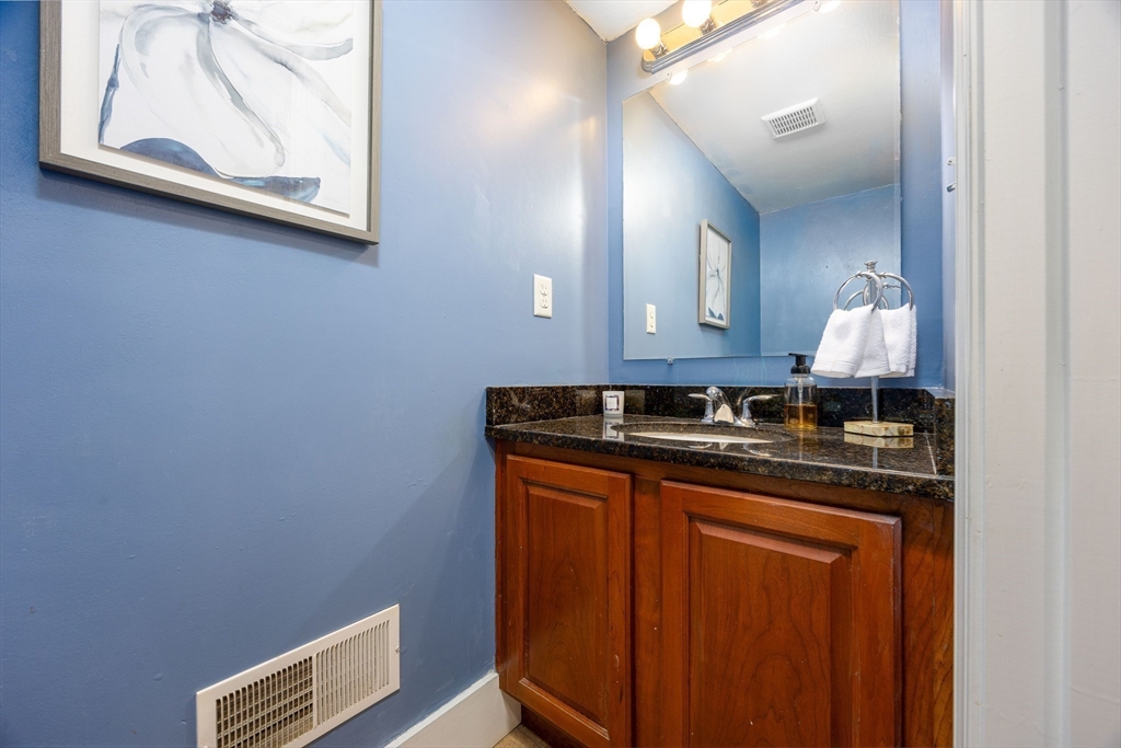 Billerica, Massachusetts, 01862, United States, 3 Bedrooms Bedrooms, ,3 BathroomsBathrooms,Residential,For Sale,1974390