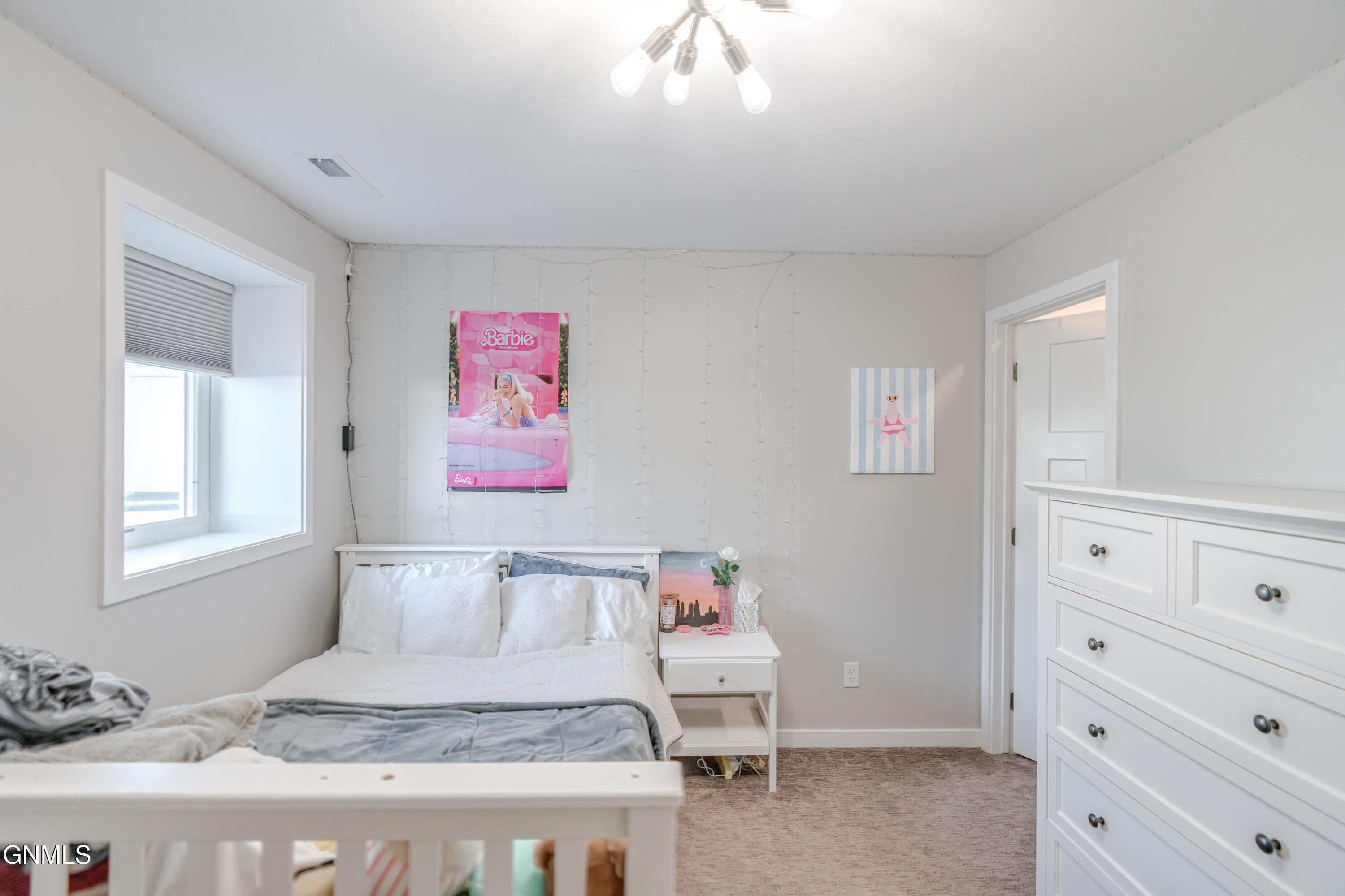 Bismarck, North Dakota, 58504, United States, 5 Bedrooms Bedrooms, ,2 BathroomsBathrooms,Residential,For Sale,1986096