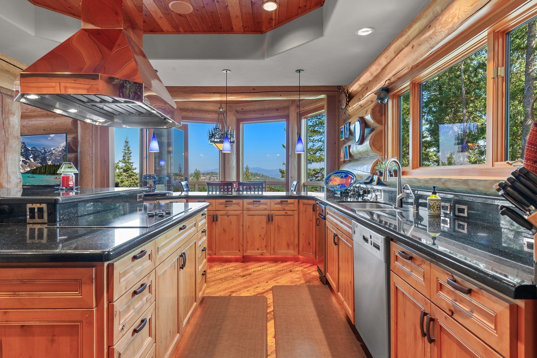  Log Estate overlooking Lake Coeur d