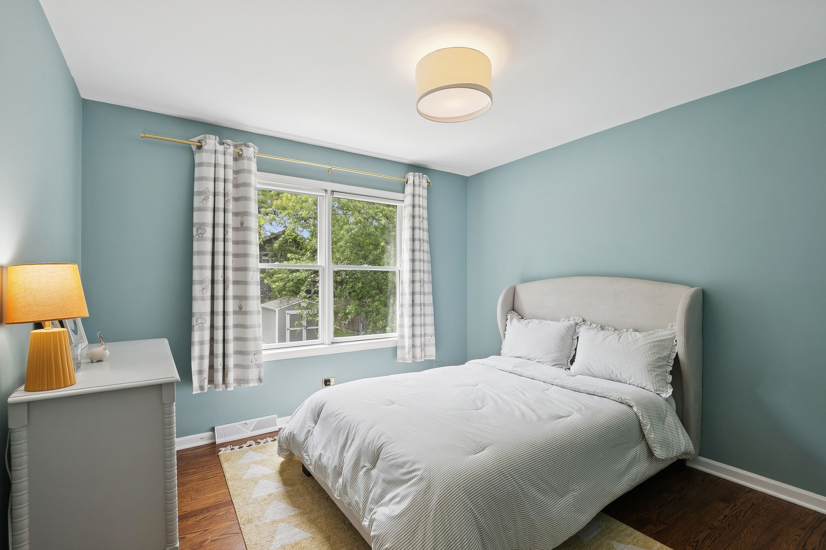  Timeless Charm with Extensive Modern Upgrades and an Unbeatable Lifestyle - 物件實景
