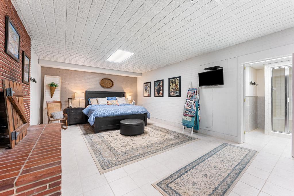 Hartwell, Georgia, 30643, United States, 4 Bedrooms Bedrooms, ,3 BathroomsBathrooms,Residential,For Sale,1989315