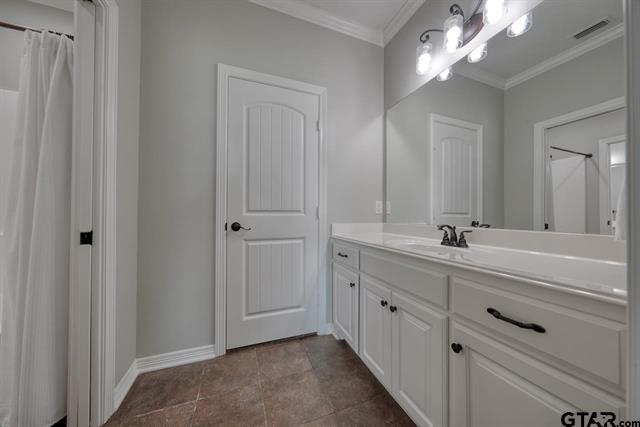 Tyler, Texas, 75706, United States, 4 Bedrooms Bedrooms, ,3 BathroomsBathrooms,Residential,For Sale,1976690