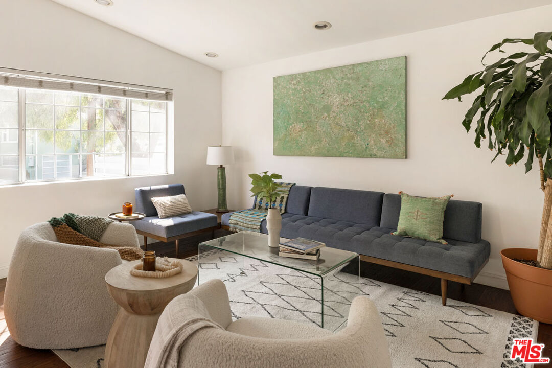 Los Angeles, California, 90039, United States, 3 Bedrooms Bedrooms, ,4 BathroomsBathrooms,Residential,For Sale,1924796