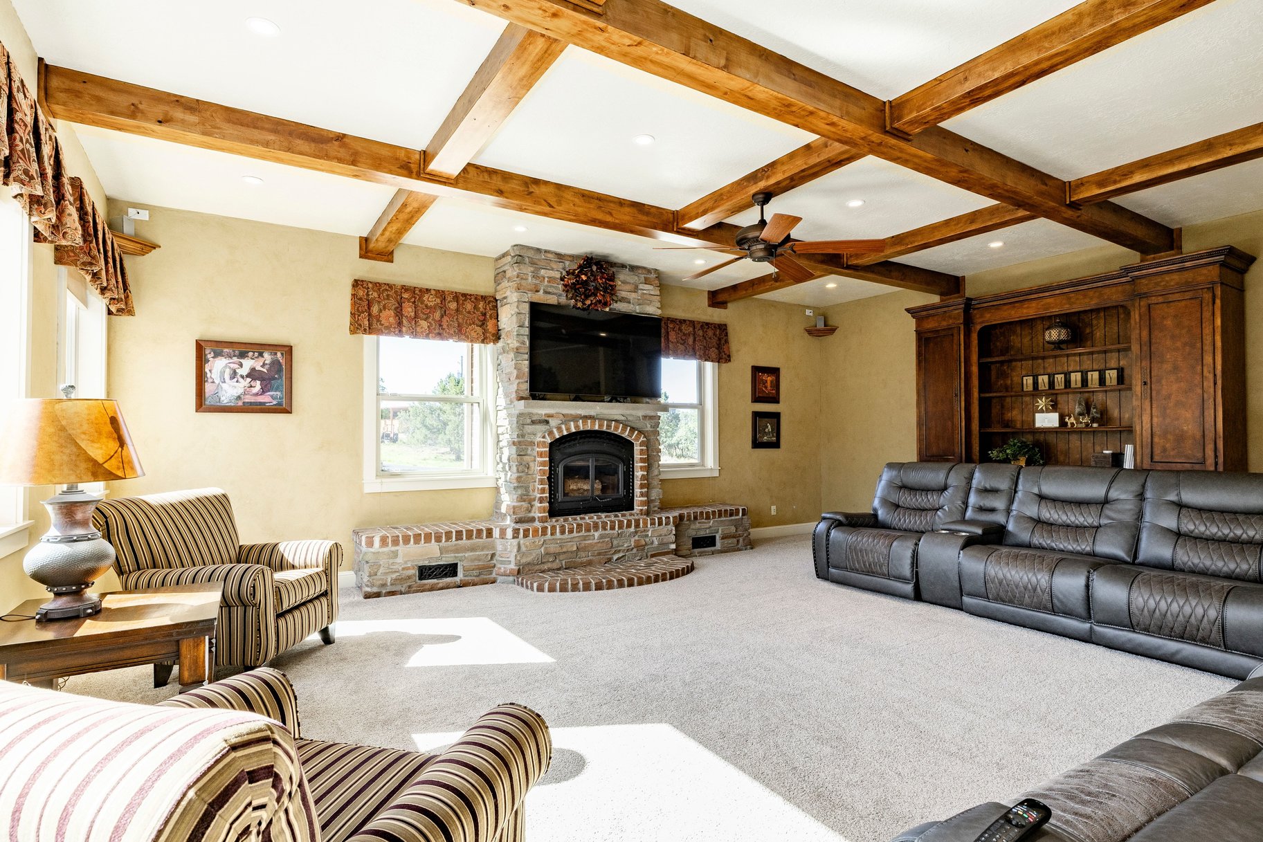  Family Compound with Sports Court, Privacy, and Horseshoe Mountain Views - 物件實景
