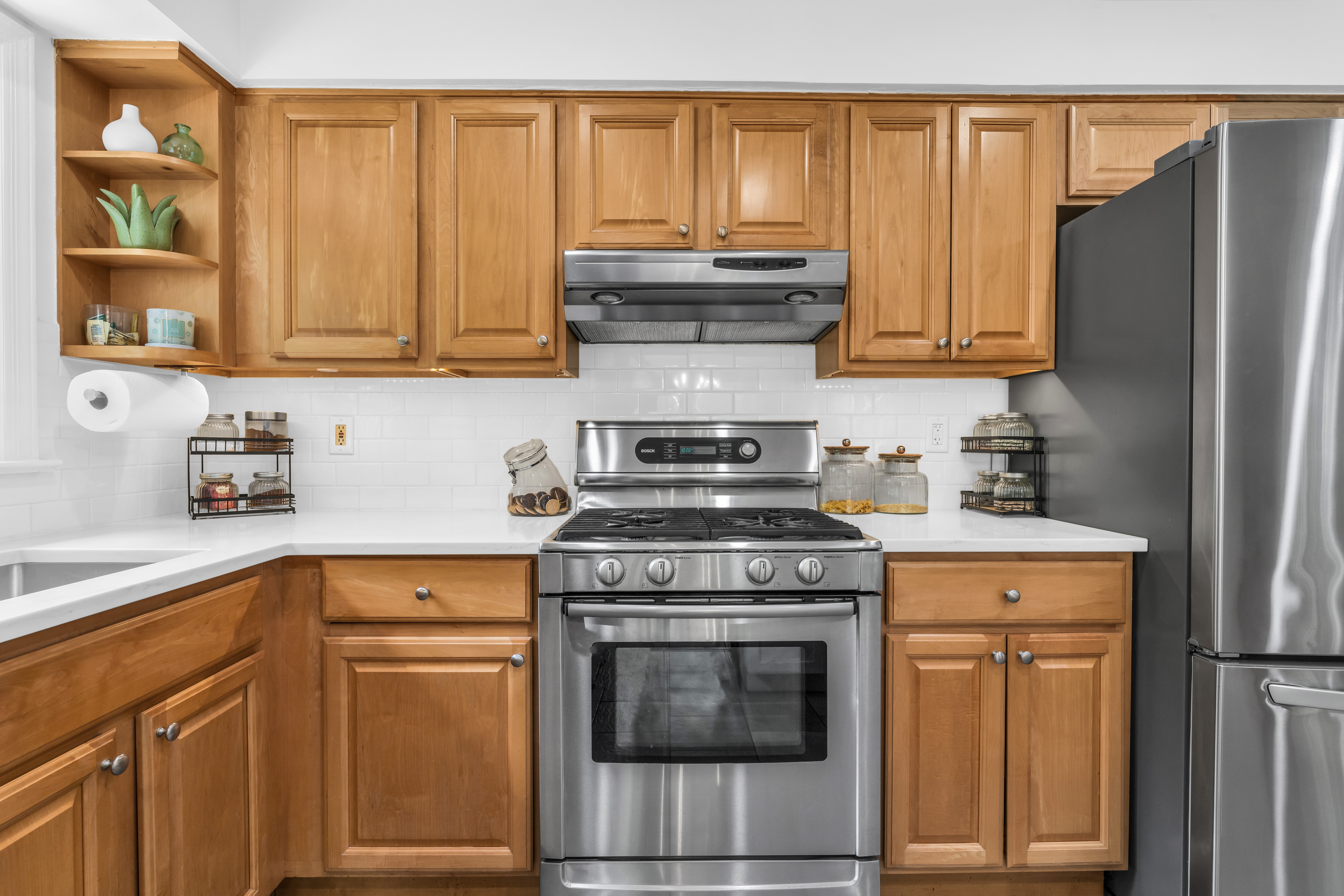  Beautiful Updated Bi-Level Home - 840 Nutswamp Road, Red Bank - 物件實景
