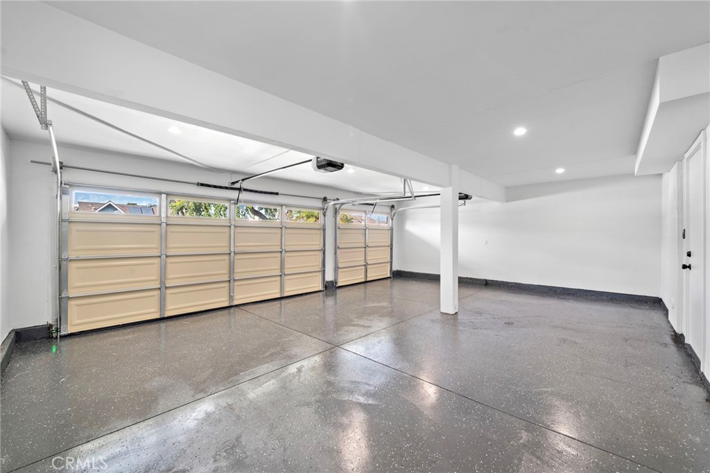 Huntington Beach, California, 92649, United States, 5 Bedrooms Bedrooms, ,4 BathroomsBathrooms,Residential,For Sale,1986485