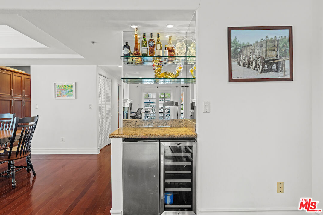 Los Angeles, California, 90049, United States, 3 Bedrooms Bedrooms, ,3 BathroomsBathrooms,Residential,For Sale,1885770