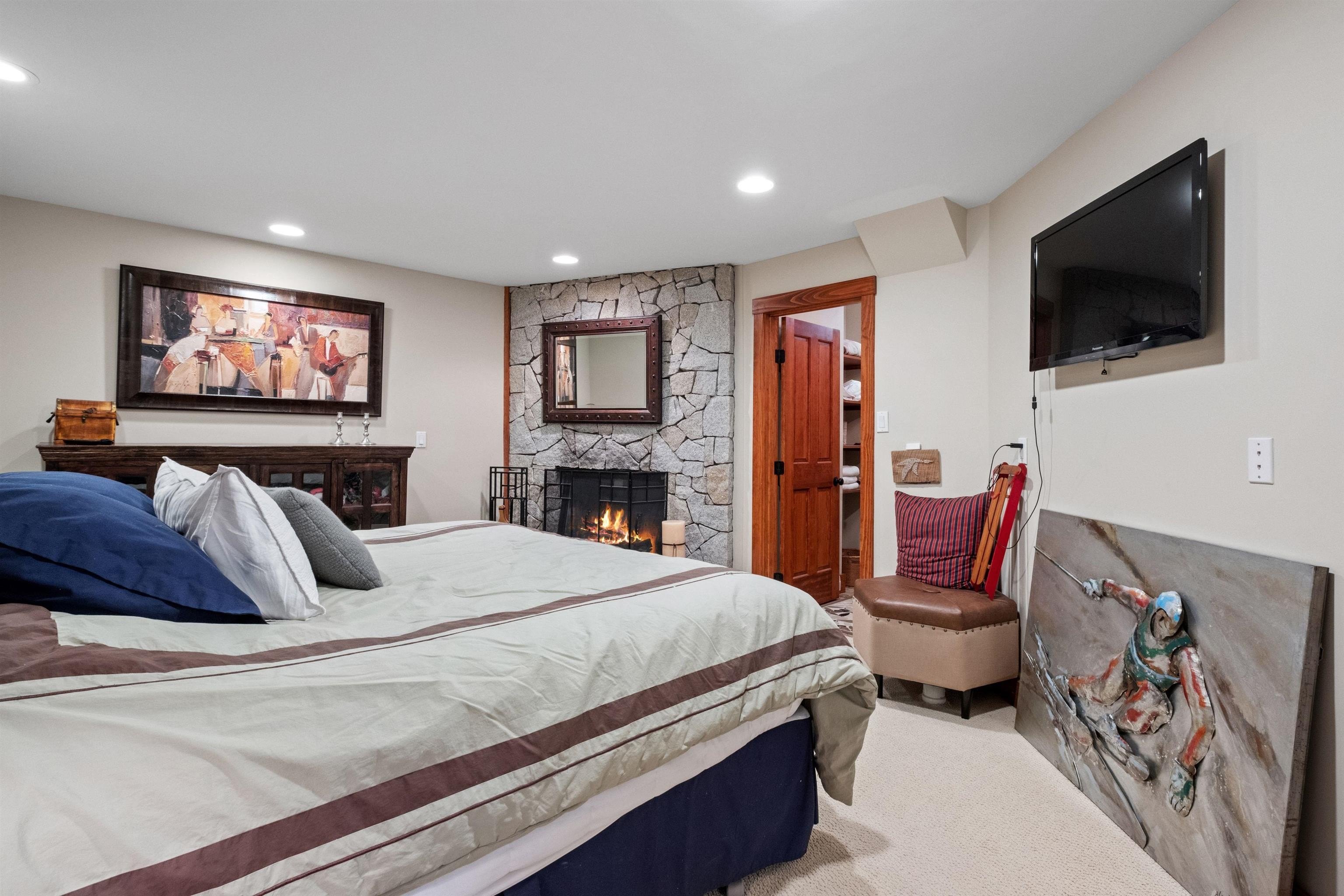 Lincoln, New Hampshire, 03251, United States, 4 Bedrooms Bedrooms, ,1 BathroomBathrooms,Residential,For Sale,1976224