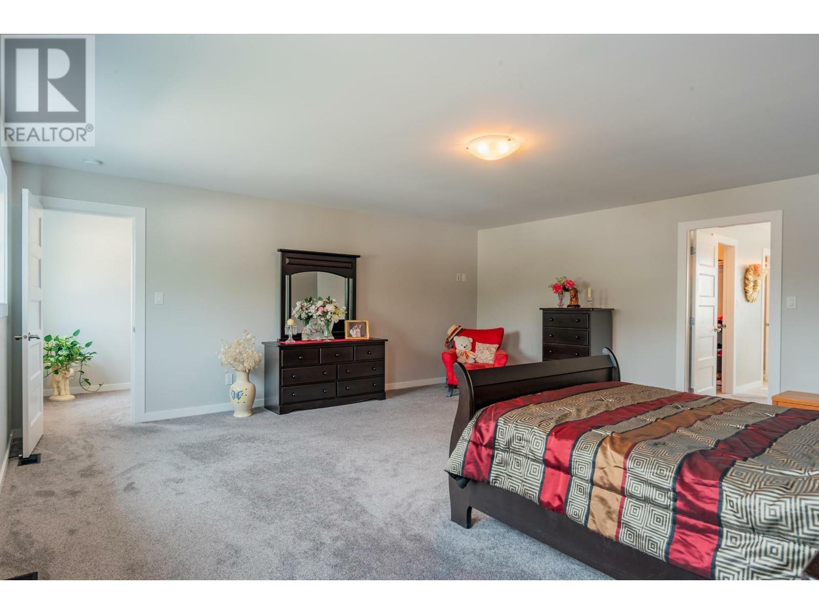 CASTLEGAR, British Columbia, V1N 4X8, CA, 4 Bedrooms Bedrooms, ,2 BathroomsBathrooms,Residential,For Sale,1839232
