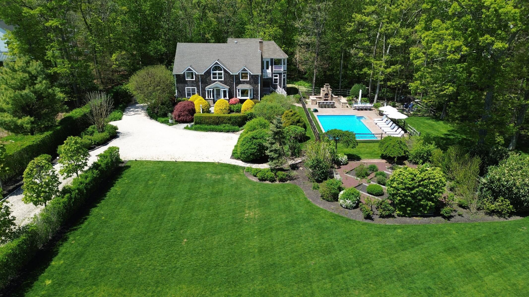  Serene Gated Retreat with Farm Vistas in Water Mill - 物件實景