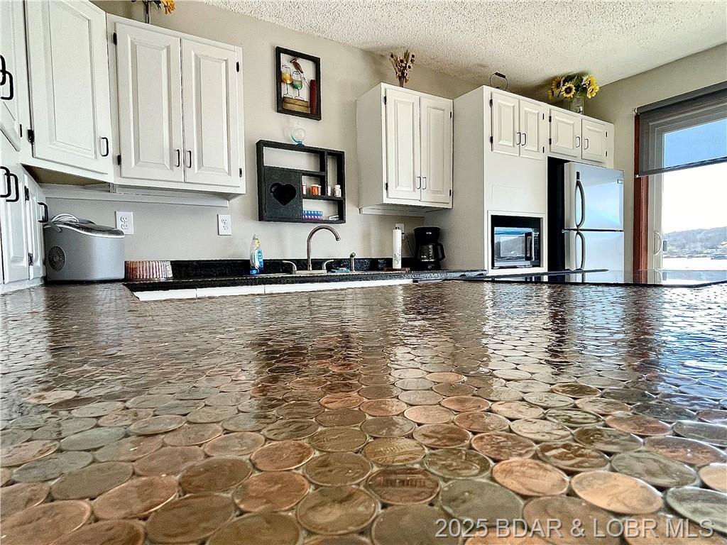 Gravois Mills, Missouri, 65037, United States, 5 Bedrooms Bedrooms, ,4 BathroomsBathrooms,Residential,For Sale,1829995