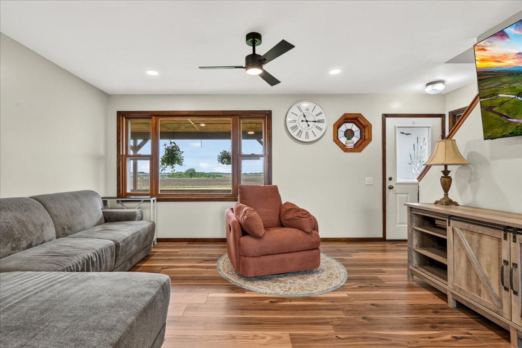  Private Acreage Retreat with Thoughtful Modern Updates - 物件實景