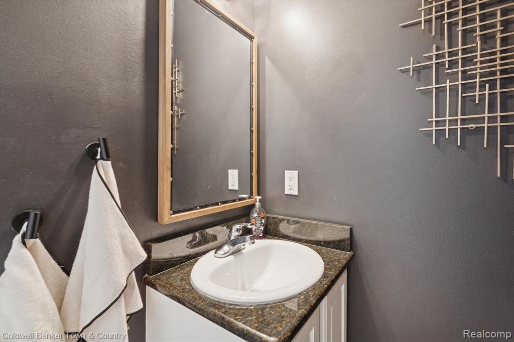 Highland, Michigan, 48357, United States, 4 Bedrooms Bedrooms, ,4 BathroomsBathrooms,Residential,For Sale,2003066