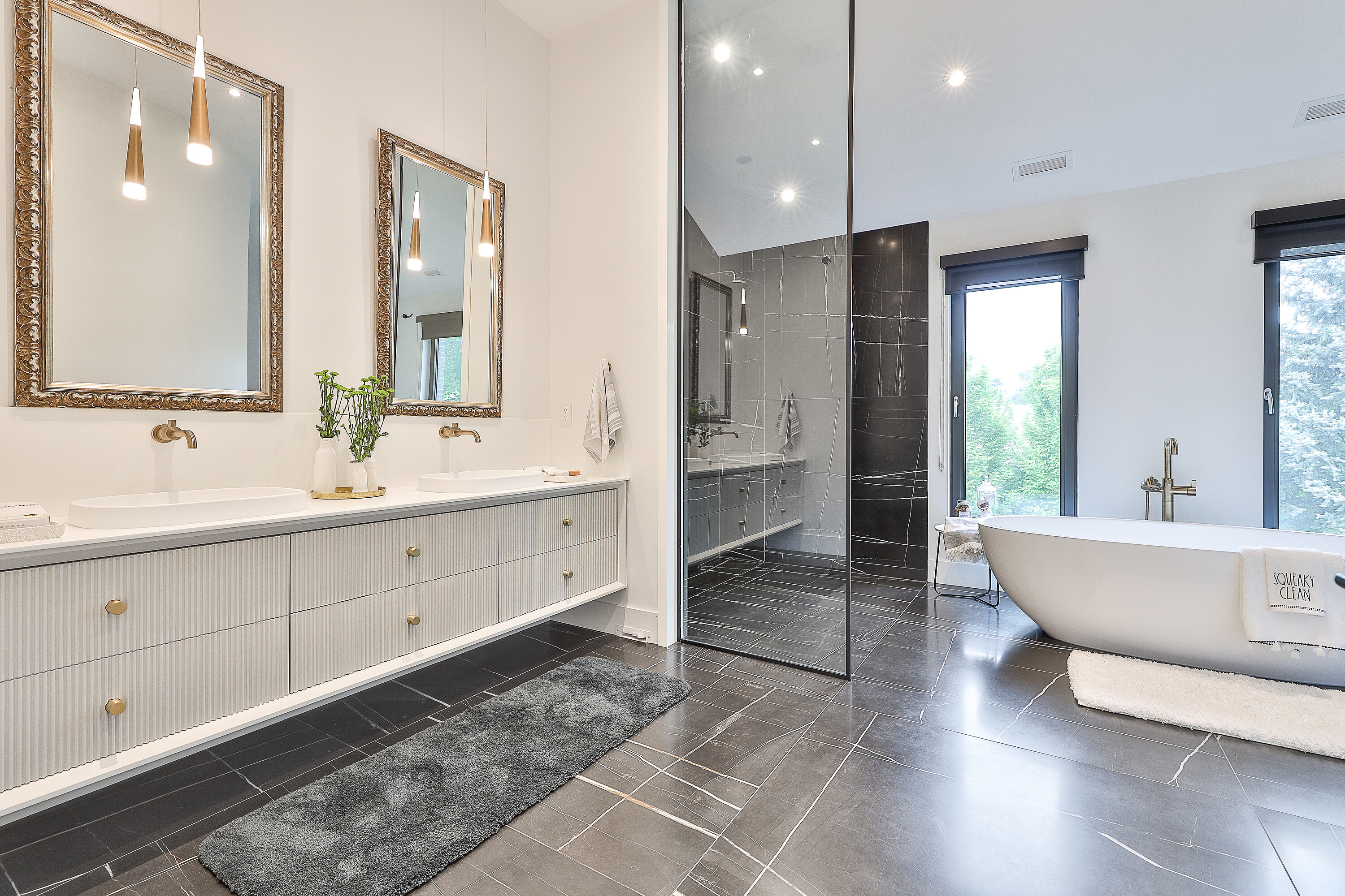  Bridle Path Home - 物件實景