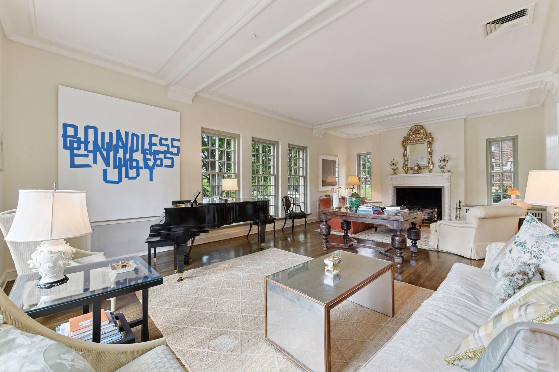 Minneapolis, Minnesota, 55405, United States, 5 Bedrooms Bedrooms, ,4 BathroomsBathrooms,Residential,For Sale,1989086