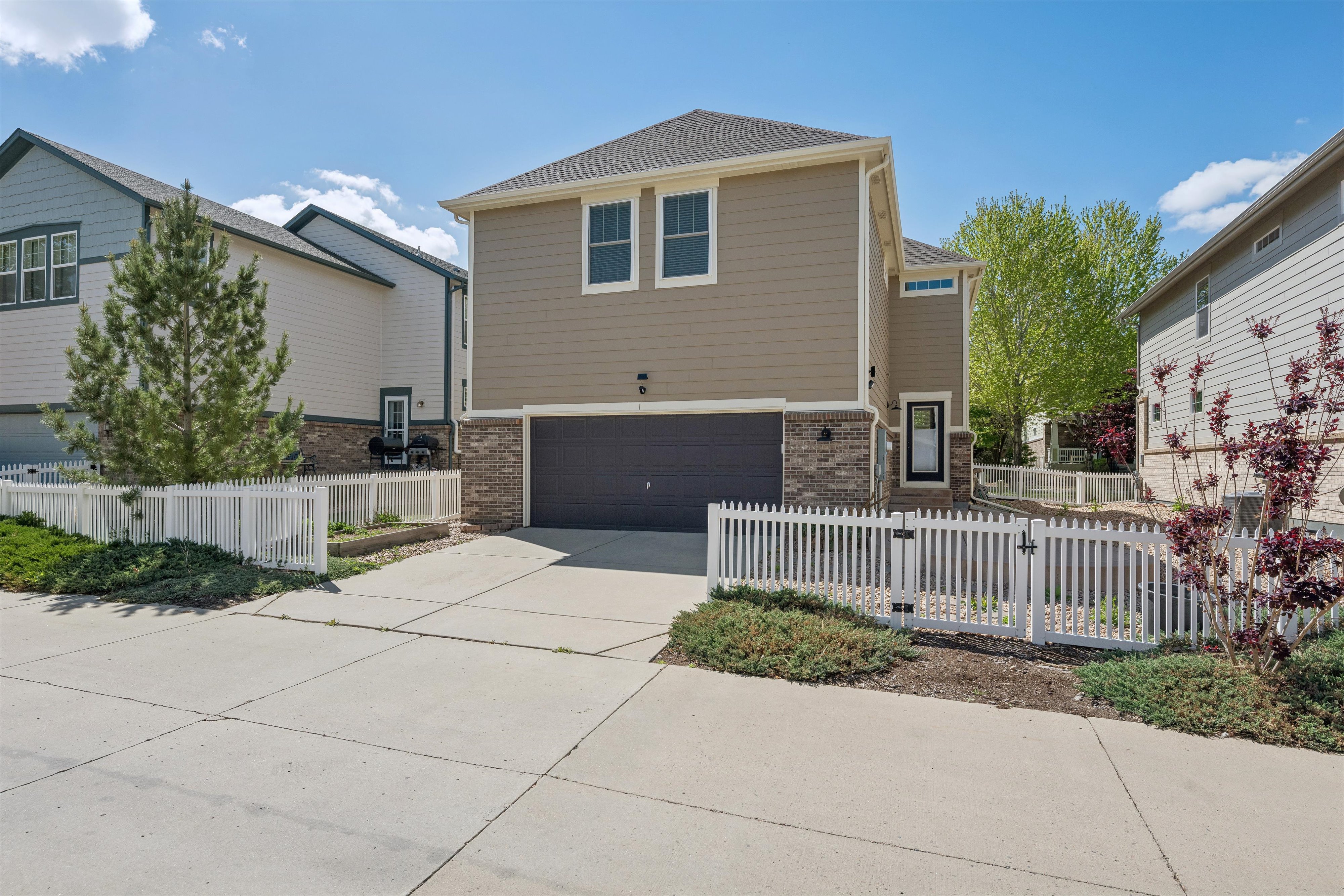  Beautiful 3-Bedroom, 3-Bath Home On A Charming Tree-Lined Street - 物件實景