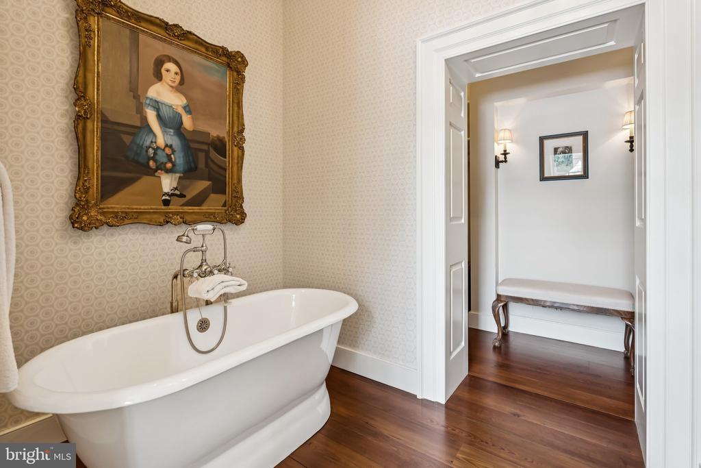 Rappahannock Academy, Virginia, 22538, United States, 4 Bedrooms Bedrooms, ,5 BathroomsBathrooms,Residential,For Sale,1917132