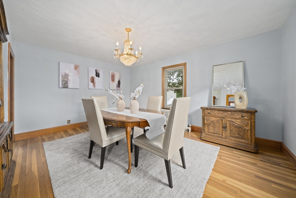 Newton, Massachusetts, 02458, United States, 3 Bedrooms Bedrooms, ,2 BathroomsBathrooms,Residential,For Sale,1939468