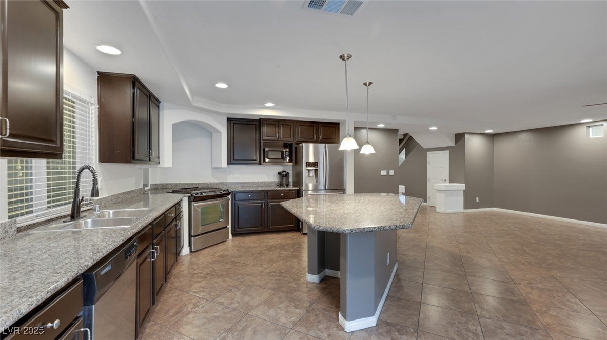 Las Vegas, Nevada, 89139, United States, 5 Bedrooms Bedrooms, ,4 BathroomsBathrooms,Residential,For Sale,1980975