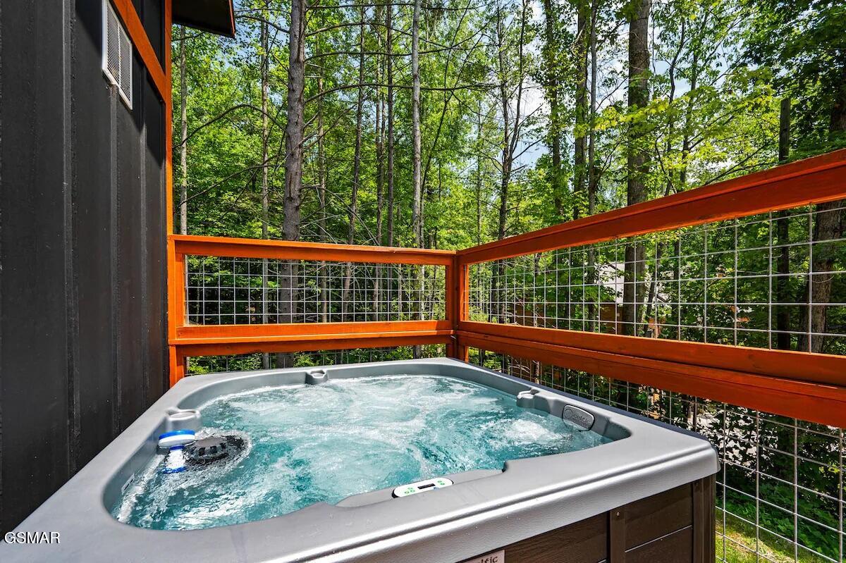 Gatlinburg, Tennessee, 37738, United States, 4 Bedrooms Bedrooms, ,5 BathroomsBathrooms,Residential,For Sale,2048286