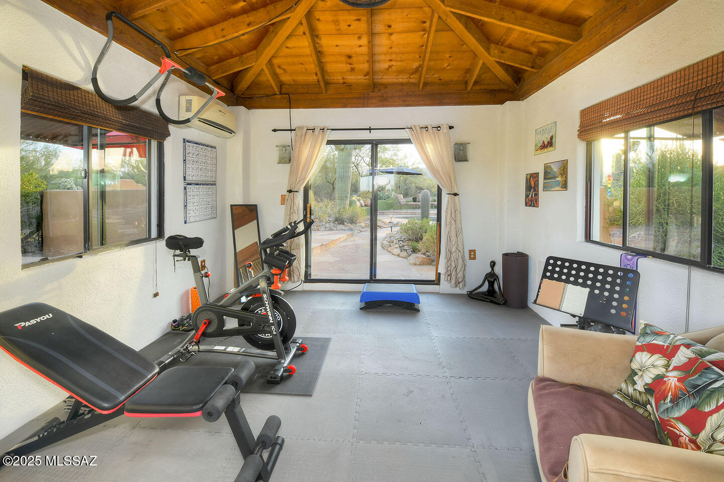 Tucson, Arizona, 85745, United States, 3 Bedrooms Bedrooms, ,3 BathroomsBathrooms,Residential,For Sale,1989628