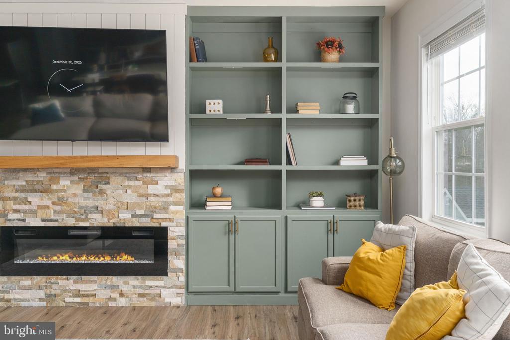 Fredericksburg, Virginia, 22406, United States, 5 Bedrooms Bedrooms, ,4 BathroomsBathrooms,Residential,For Sale,2005971