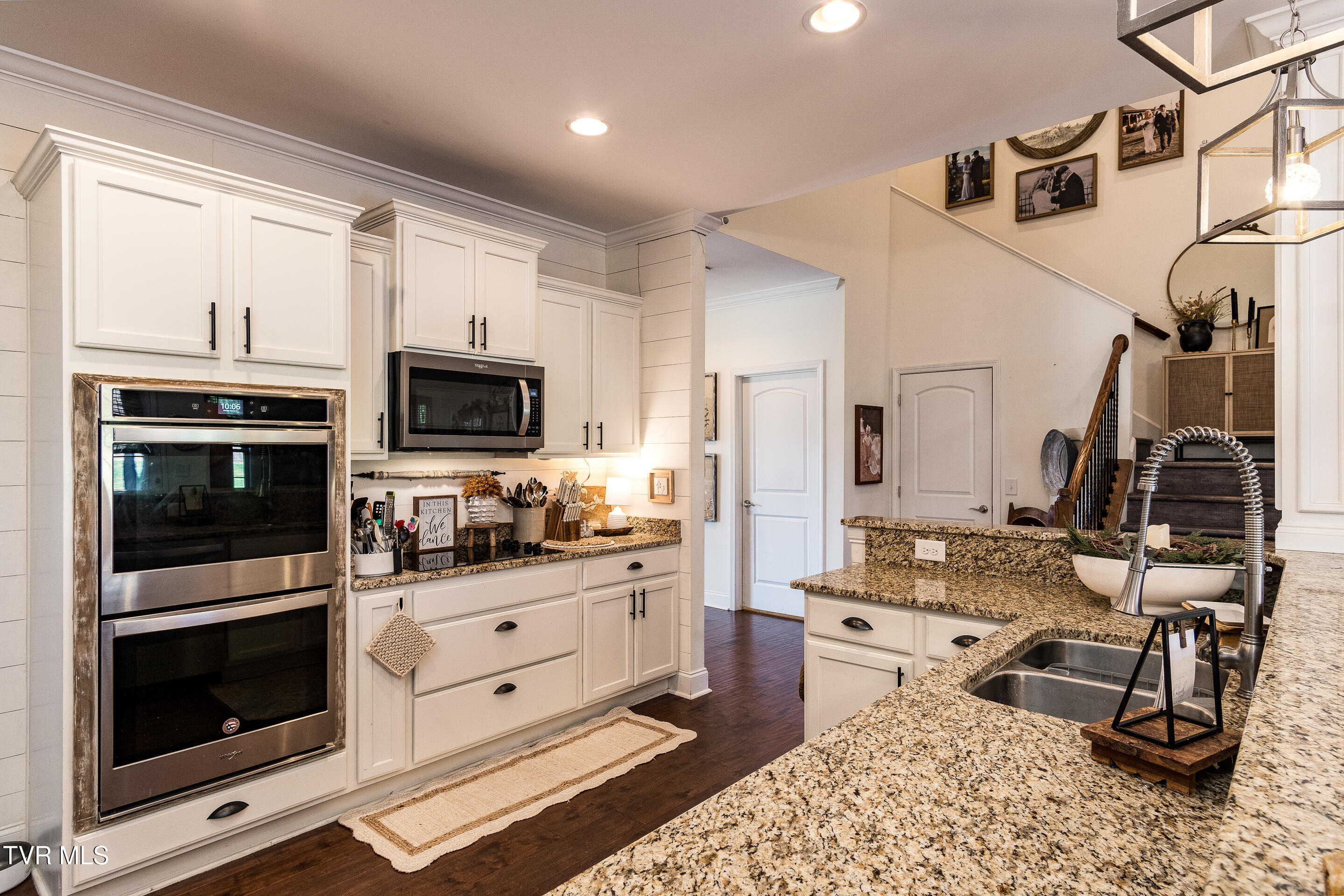 Piney Flats, Tennessee, 37686, United States, 4 Bedrooms Bedrooms, ,4 BathroomsBathrooms,Residential,For Sale,1988527