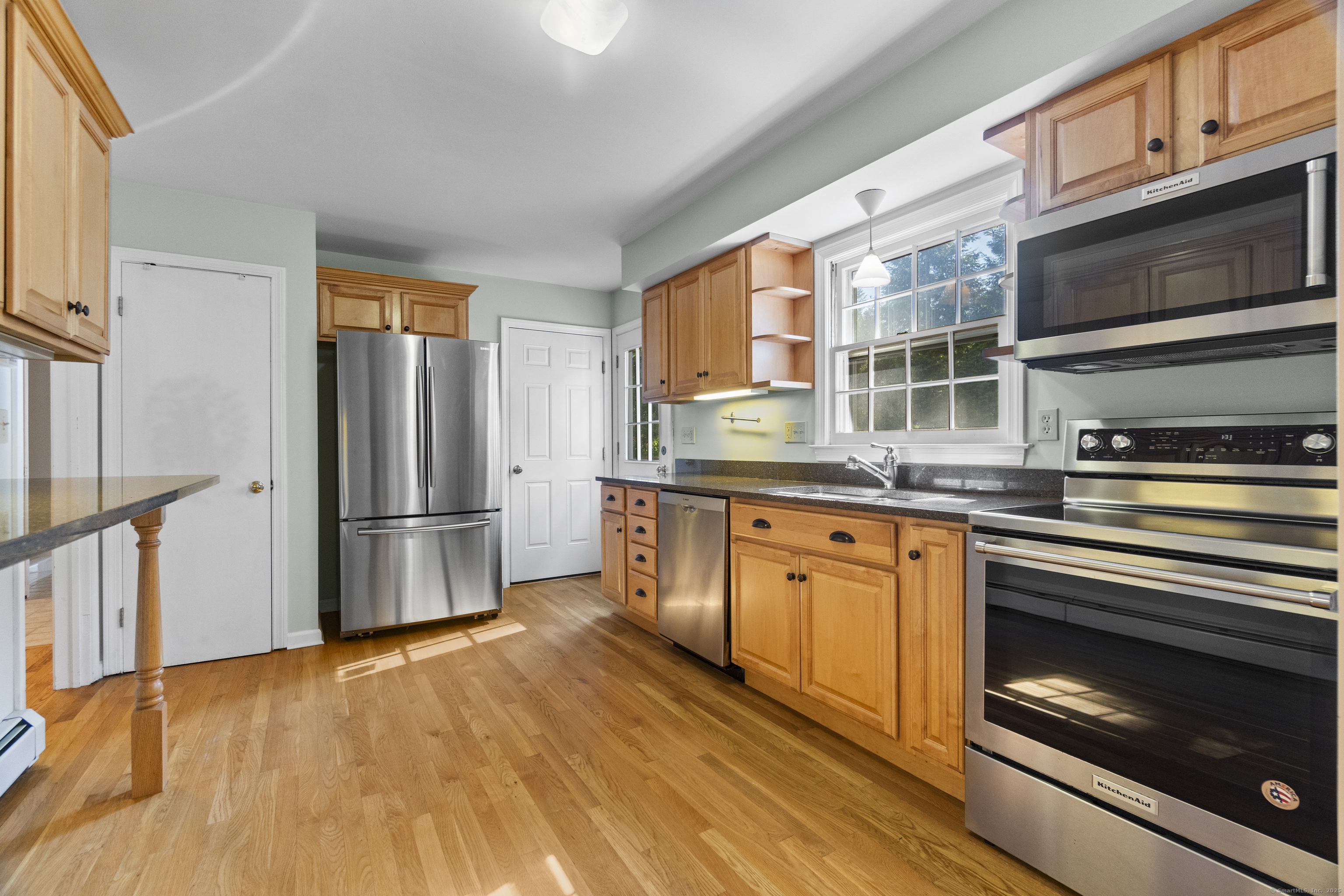 Old Lyme, Connecticut, 06371, United States, 4 Bedrooms Bedrooms, ,2 BathroomsBathrooms,Residential,For Sale,1901139