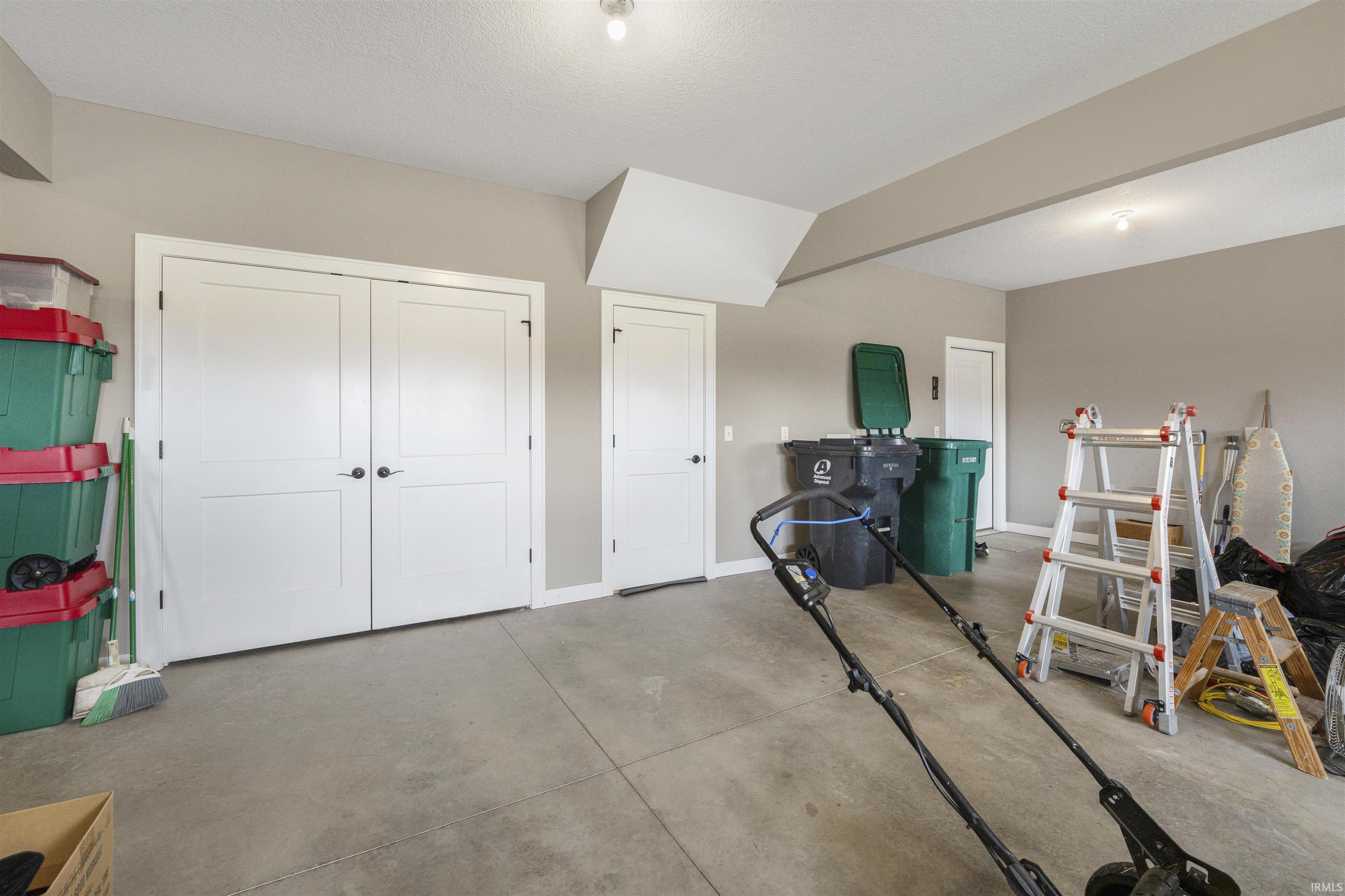 Fort Wayne, Indiana, 46845, United States, 4 Bedrooms Bedrooms, ,2 BathroomsBathrooms,Residential,For Sale,1947274