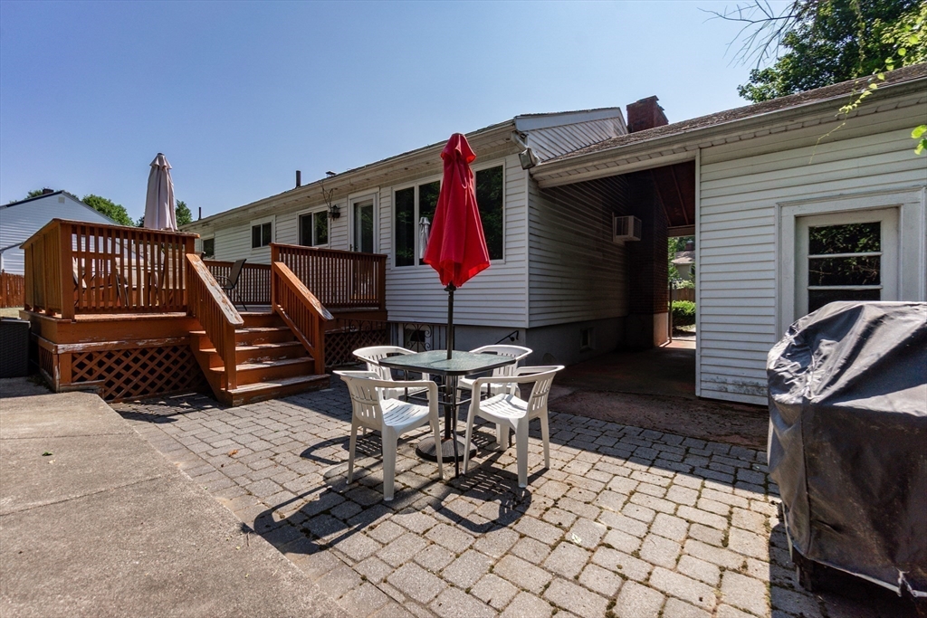 Saugus, Massachusetts, 01906, United States, 3 Bedrooms Bedrooms, ,2 BathroomsBathrooms,Residential,For Sale,1982387