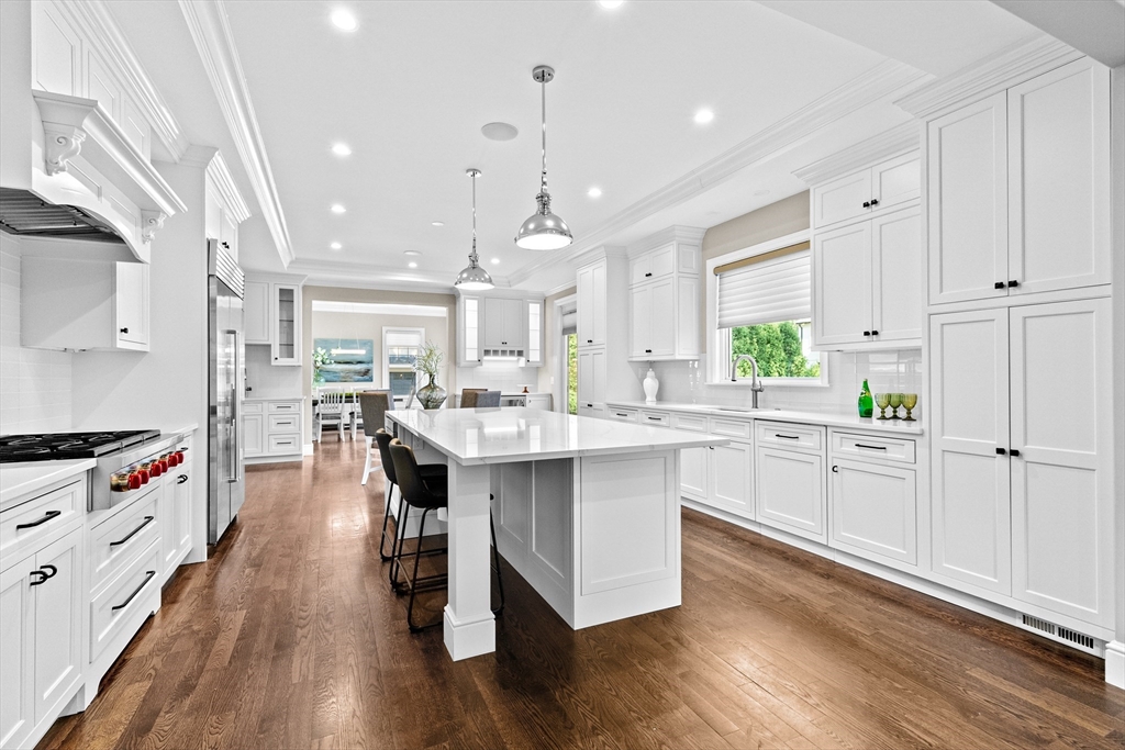 Newton, Massachusetts, 02459, United States, 6 Bedrooms Bedrooms, ,7 BathroomsBathrooms,Residential,For Sale,1918110