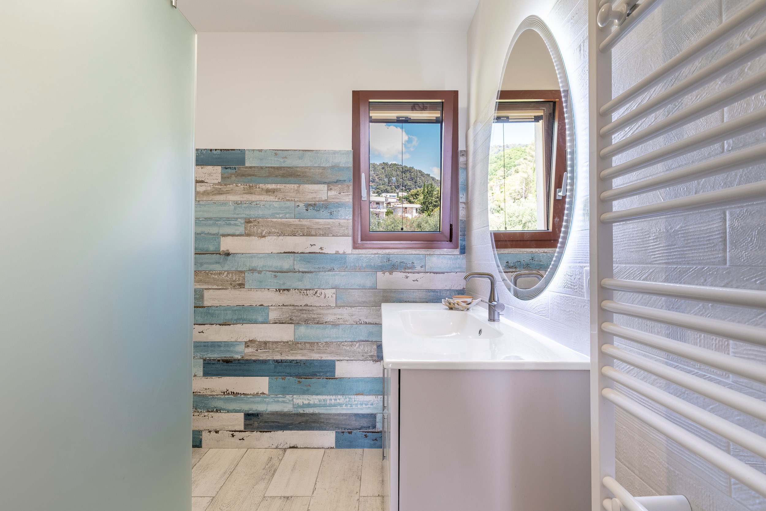  2-bedroom apartment in Vence: sea view, top floor, terraces, parking - 物件實景