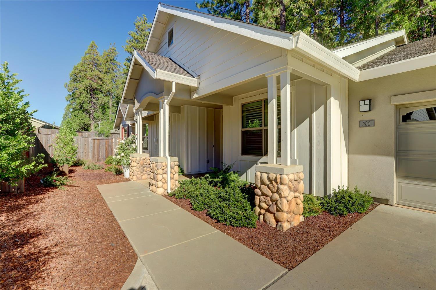 Grass Valley, California, 95945, United States, 4 Bedrooms Bedrooms, ,2 BathroomsBathrooms,Residential,For Sale,1937663